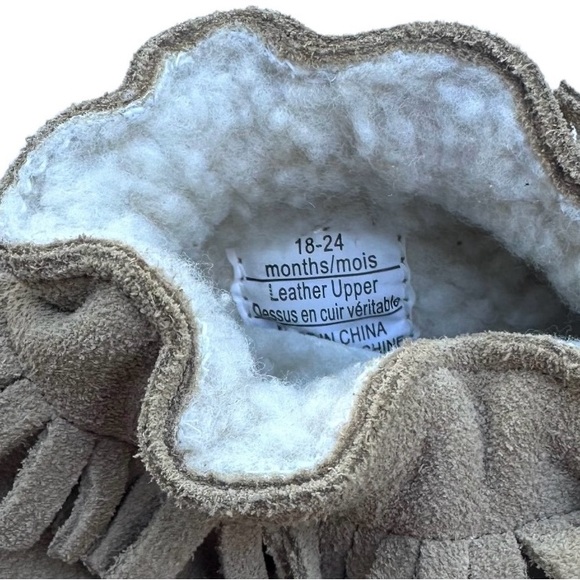 SUEDE BABY SHOES Size 18-24 mos - Picture 6 of 6